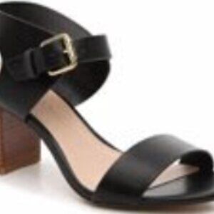 KELLY & KATIE Frilisa Sandal